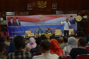 Kepala Biro Humas Setda Aceh, Frans Dellian, narasumber pada Rakoor Koordinasi Komisi Penyiaran Indonesia Aceh di Anjong Monmata Banda Aceh, 16/11.