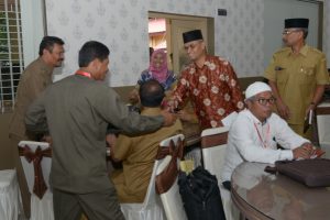 Asisten I Setda Aceh, Dr. Muzakar A. Gani, membuka Rakor Kesbangpolinmas Se Aceh, di Aula Kesbangpol, Banda Aceh, 5/12.