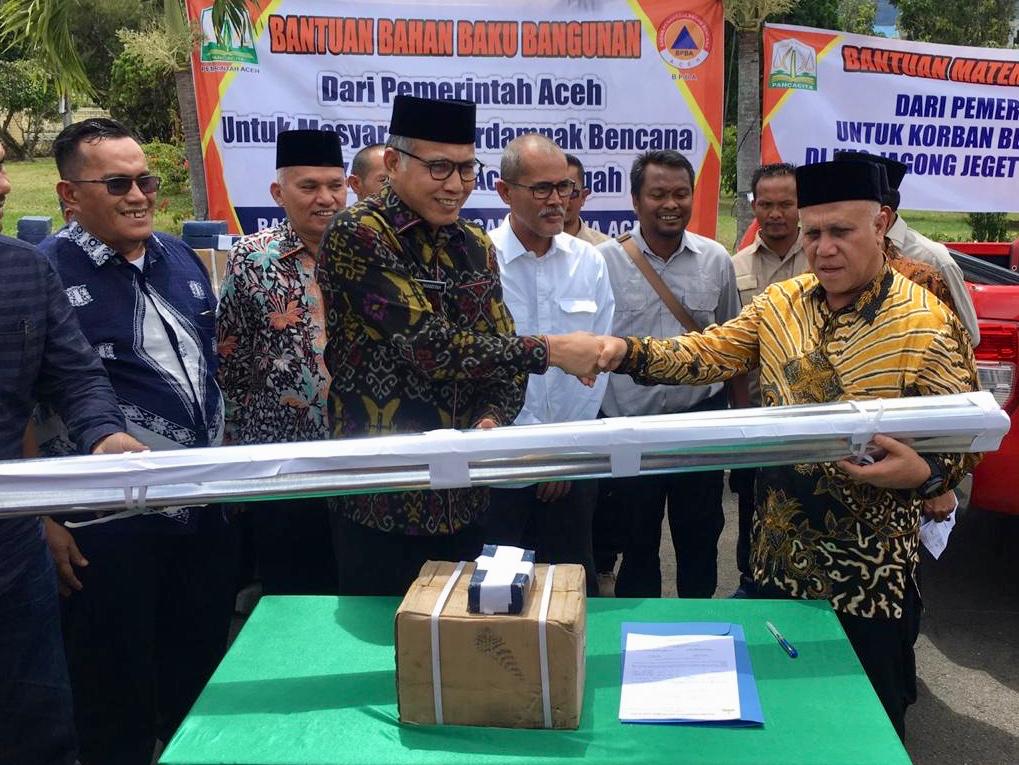 PT PIM Aceh salurkan bantuan untuk korban bencana alam di Aceh Selatan ...