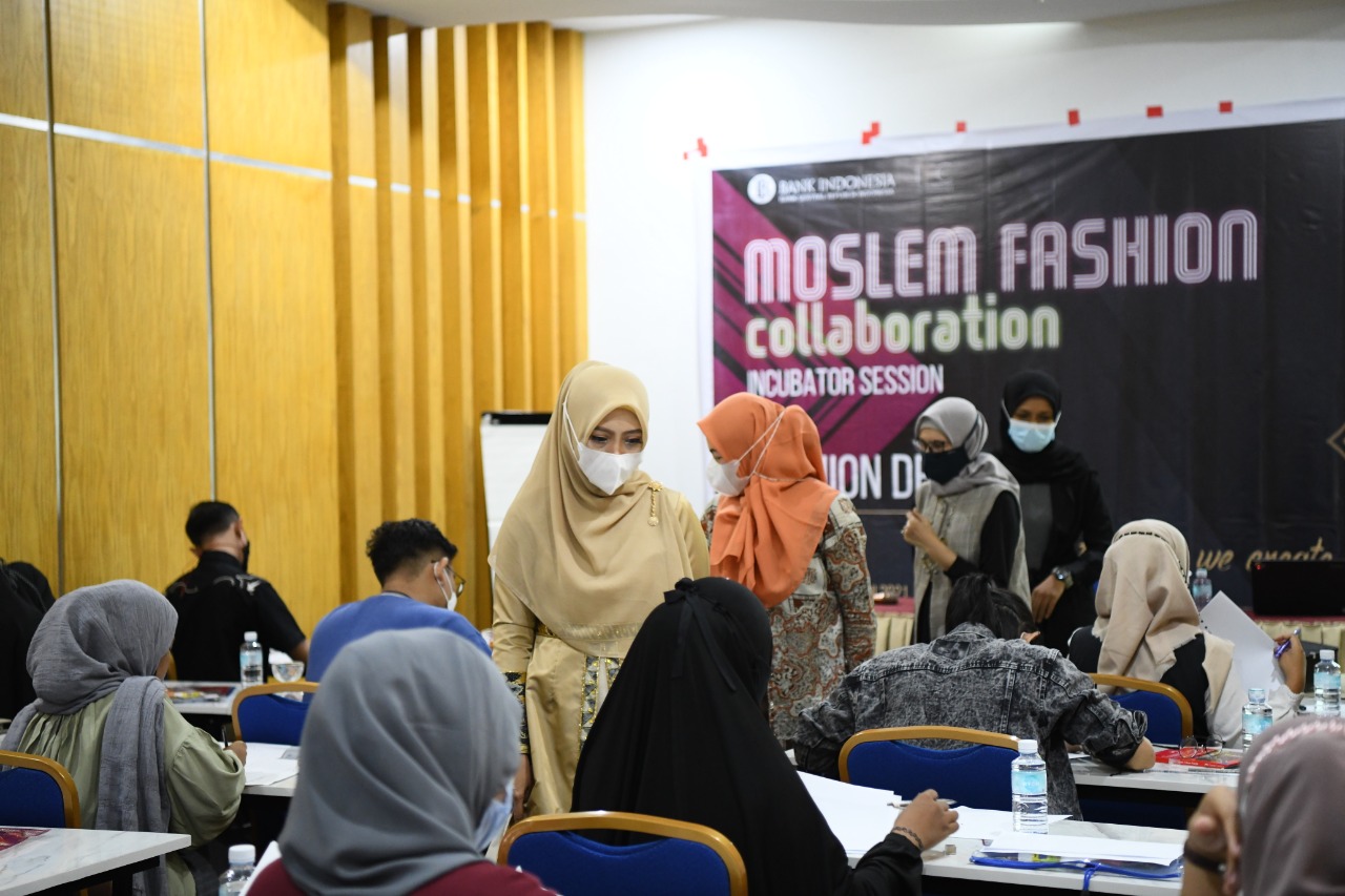 Ketua Dekranasda Ingatkan Desainer dan Model Aceh Tampikan Identitas